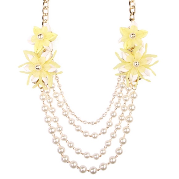 Brand New Yellow Floral & Faux Pearl Necklace - Picture 2 of 4